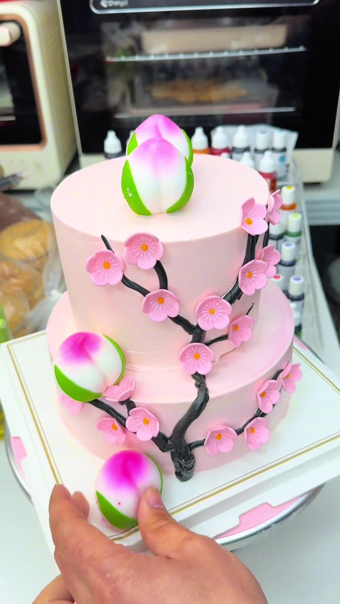 超好看寿桃蛋糕做法，翻糖小花花绝配，速来！