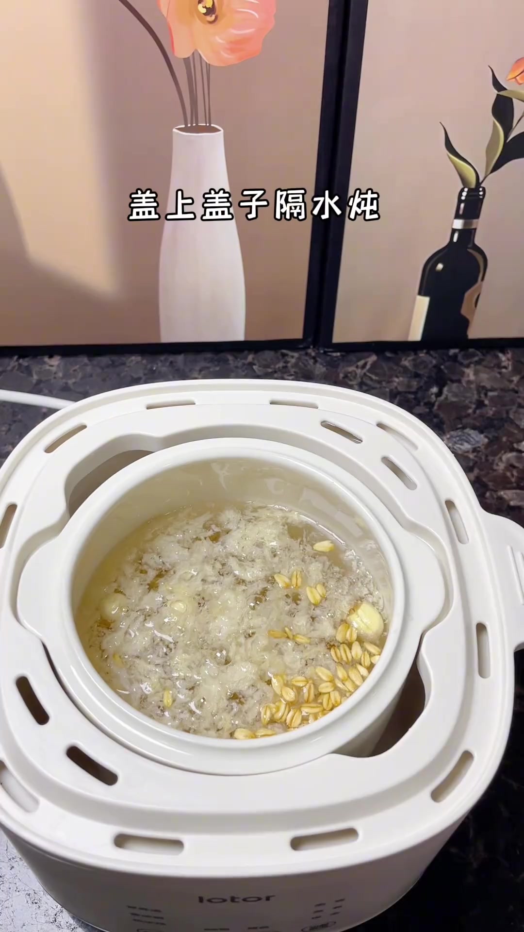 女生早餐不知道喝什么?试试这个莲子燕麦银耳粥,炖好口感胶糯好吃