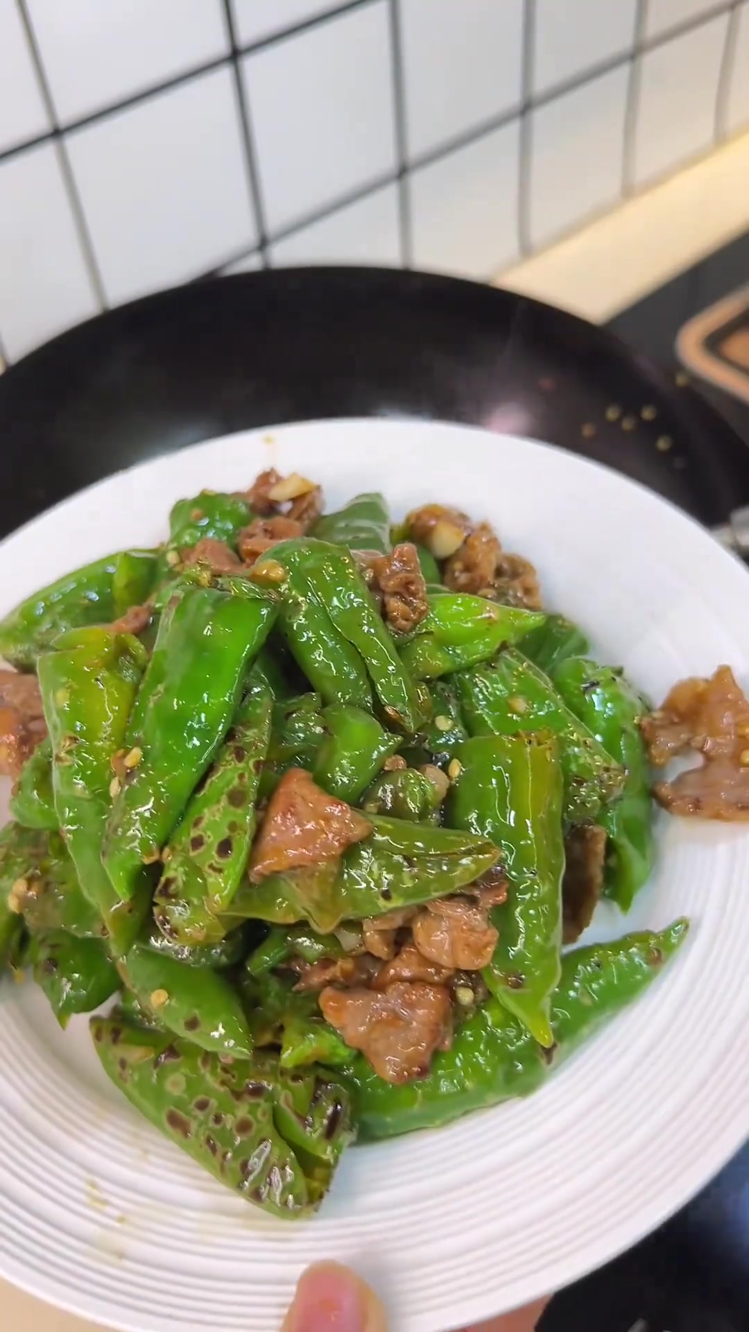 下午5点开始做晚饭，俩小学生一初中生6:30吃