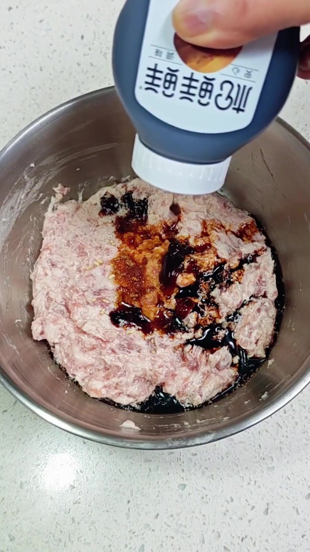 出去踏青挖的荠菜，包了荠菜饺子特别鲜美