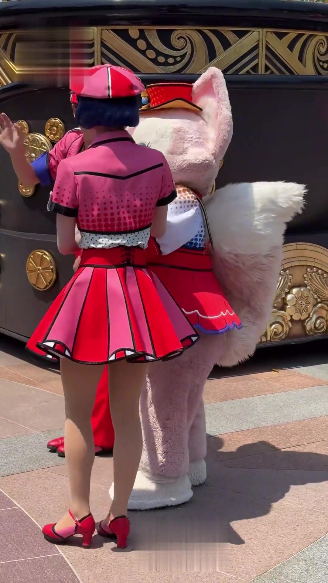 玲娜贝儿告状姐姐欺负我，黛丝不许跟姐姐玩