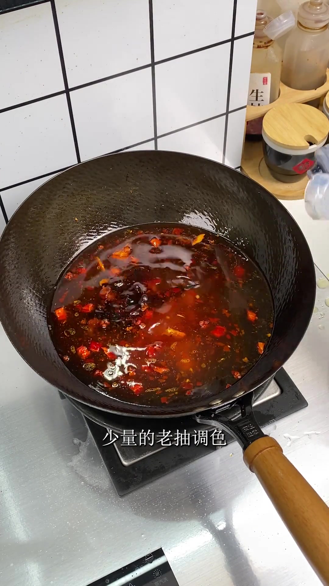 又鲜又辣的脱骨鸭爪真是太好吃了,爱吃辣的一定不能错过!