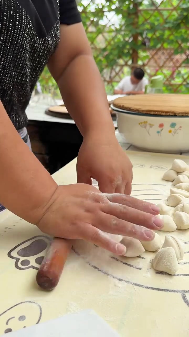 美味根达菜饺子，农村家常美食，口感丰富