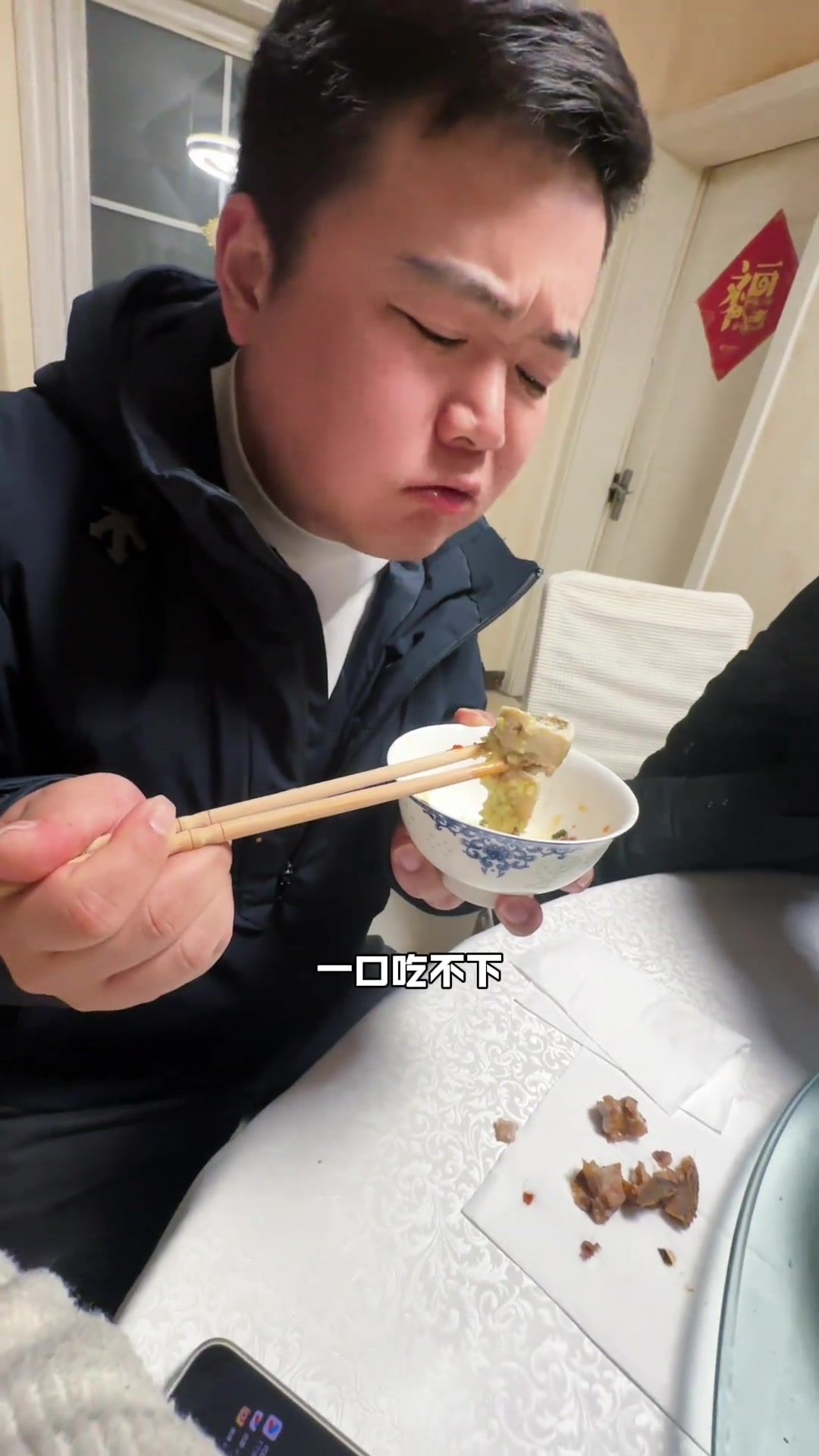 今天小舅子生日，给他弟弟准备了鲜花蛋糕！
