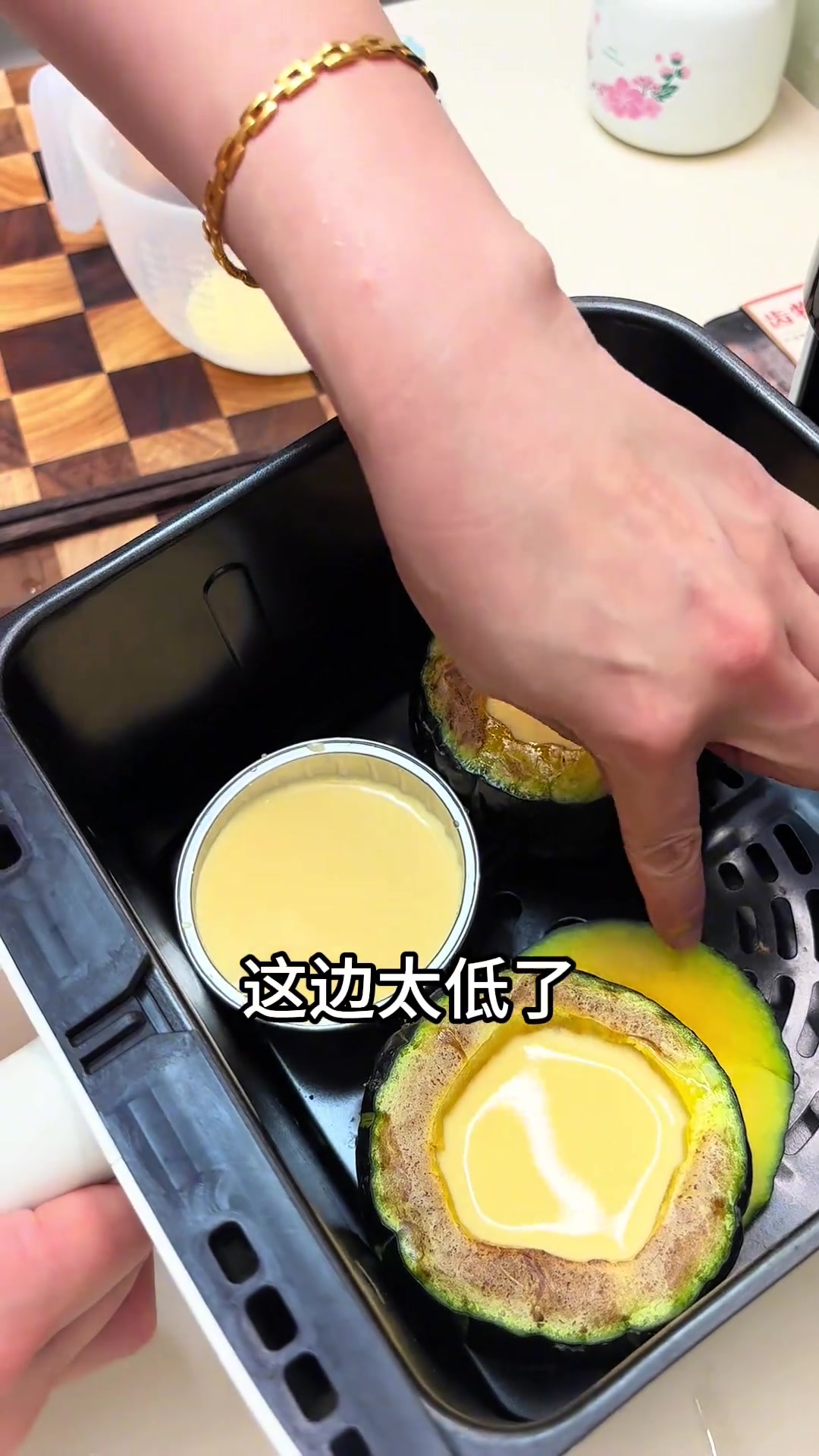 日子好快，又到周五啦！今日早餐：南瓜烤蛋奶、小笼包，还有比奶茶都好喝的牛奶银耳羹