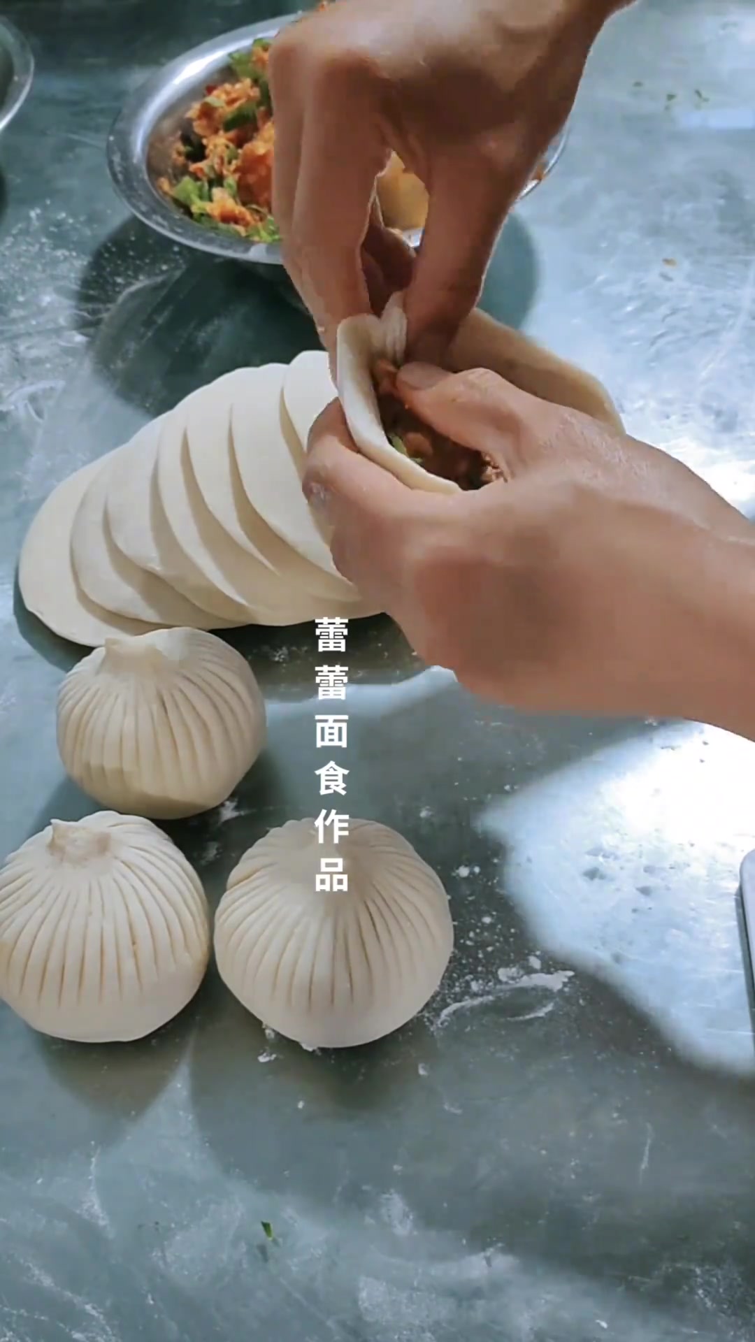 传统发面大包子做法,出品洁白超软,赶紧试试!