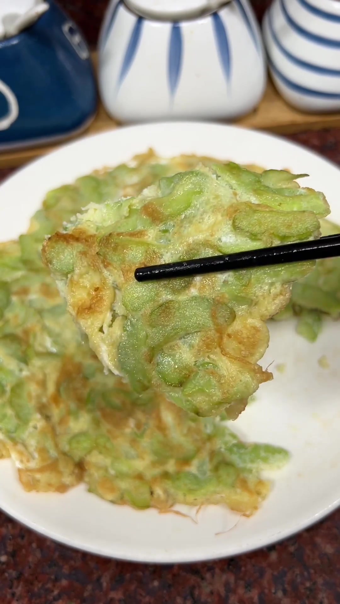 苦瓜煎鸡蛋,像我这样做苦瓜不会那么苦,鸡蛋很香,真好吃