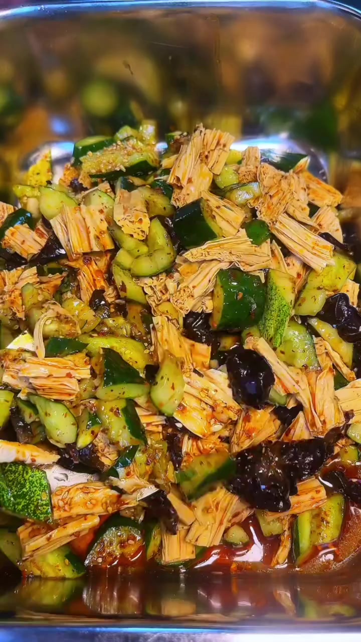 天热爱做凉拌菜,孩子抢着吃,做法分享给大家!