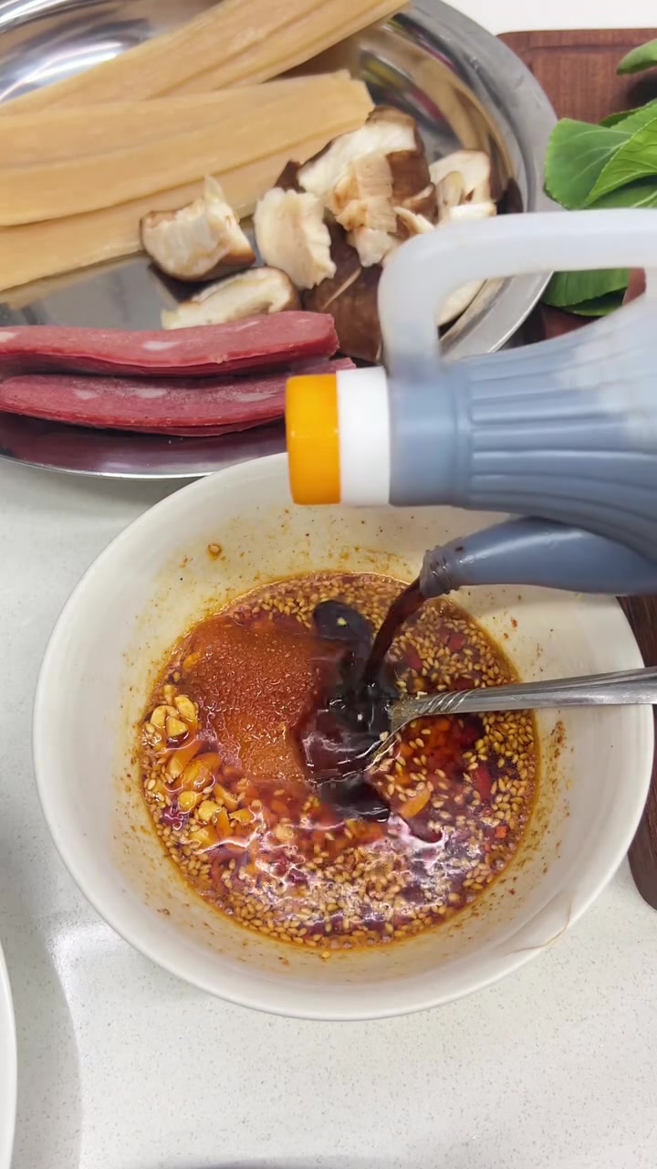 在家自制超好吃麻辣拌,食材简单味道绝了!
