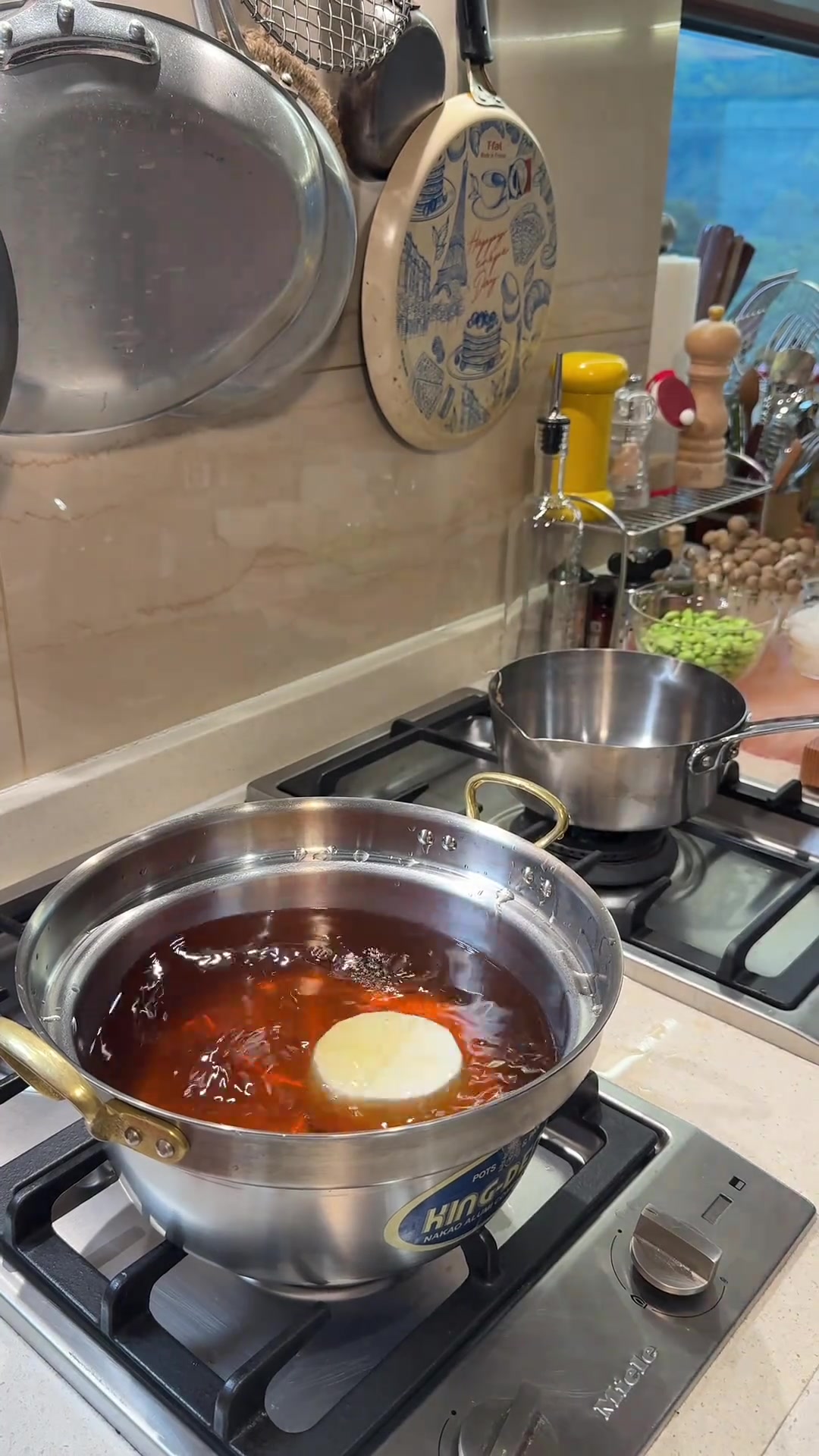 春天吃春菜竹笋关东煮蛤蜊青豆饭春天是万物复苏的季节,适合食用一些清淡、新鲜的食材来调养身体