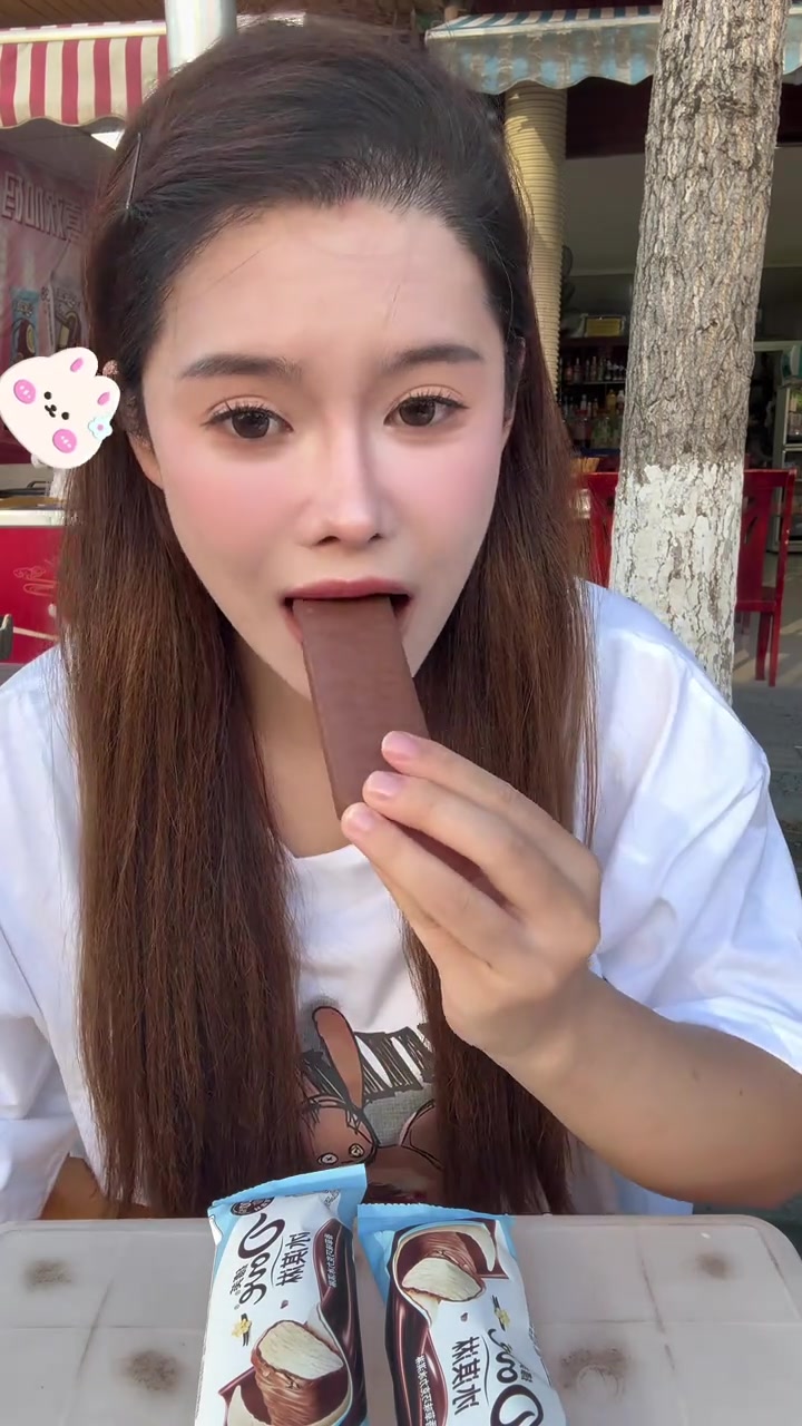 488冰淇淋自助,老板让我吃小布丁