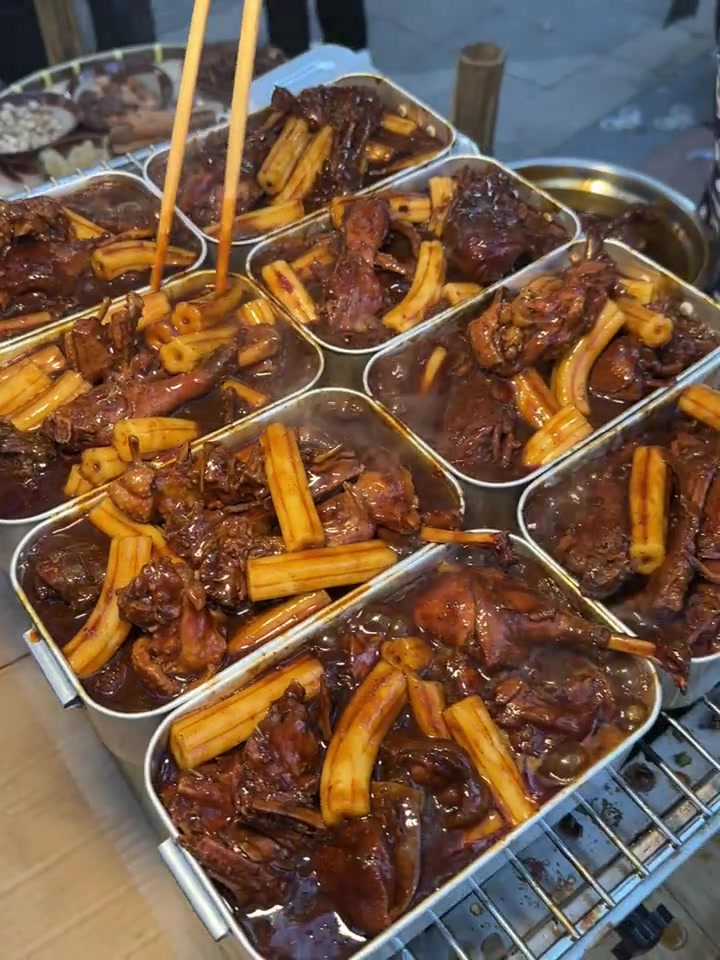 来武汉可以不吃热干面但一定要来吃这个!严重的时候!一个星期吃了无次!确实是武汉数一数二好吃