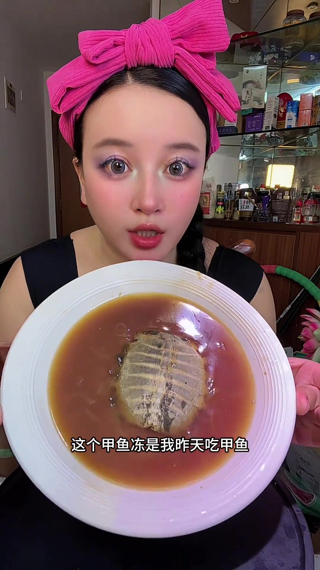 昨天吃剩的甲鱼壳甲鱼肉熬制甲鱼冻超美味