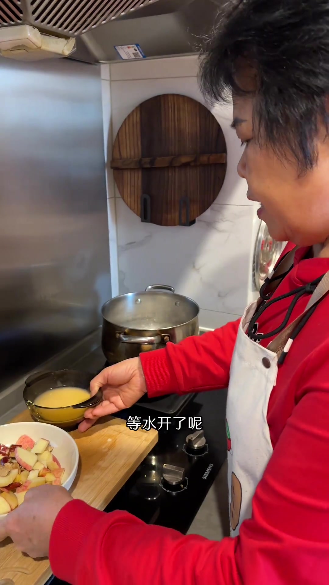 特别适合产后宝妈的气血粥,这三样简单常见的食材组合在一起,真的非常好,尤其是母乳妈妈,能帮