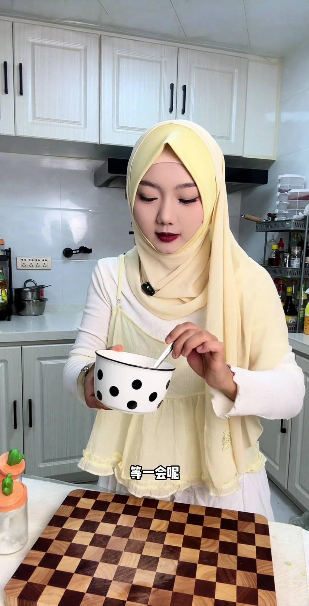 欢迎收看塞丽麦的美食教程:松仁玉米