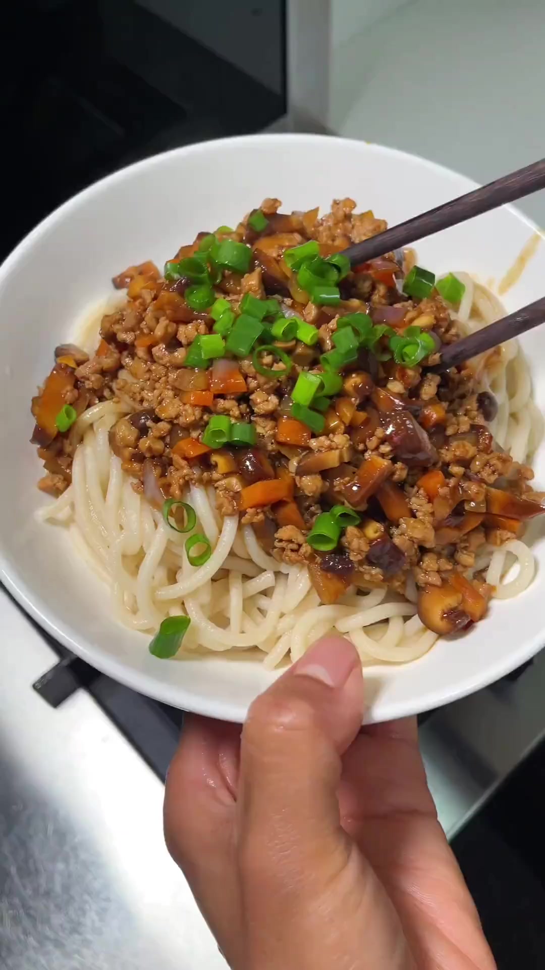 今日香菇肉酱拌面,简单却美味