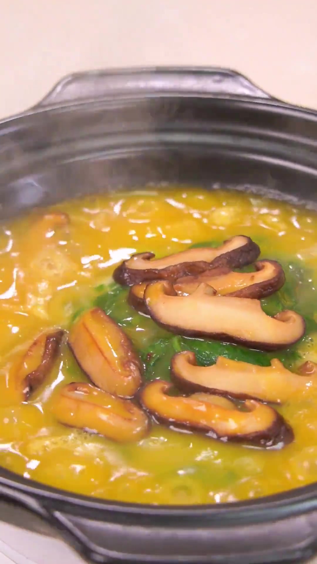 有空试试看这个金汤菠菜,做法简简单单,味道很不错哦~