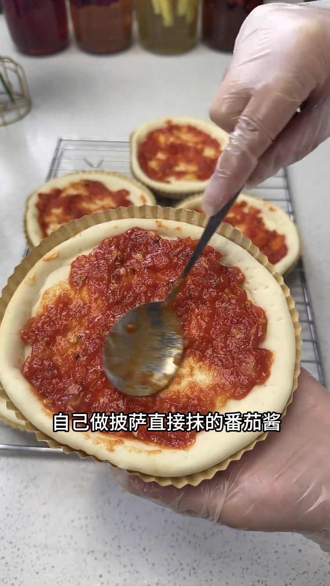 就这个披萨酱一定要做一下牛肉鸡肉火腿培根披萨都特别搭,拌面条拌米饭都好吃