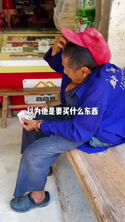 帮阿姨处理深山漏水塘,鱼塘里的鱼竟然全死了?(10)