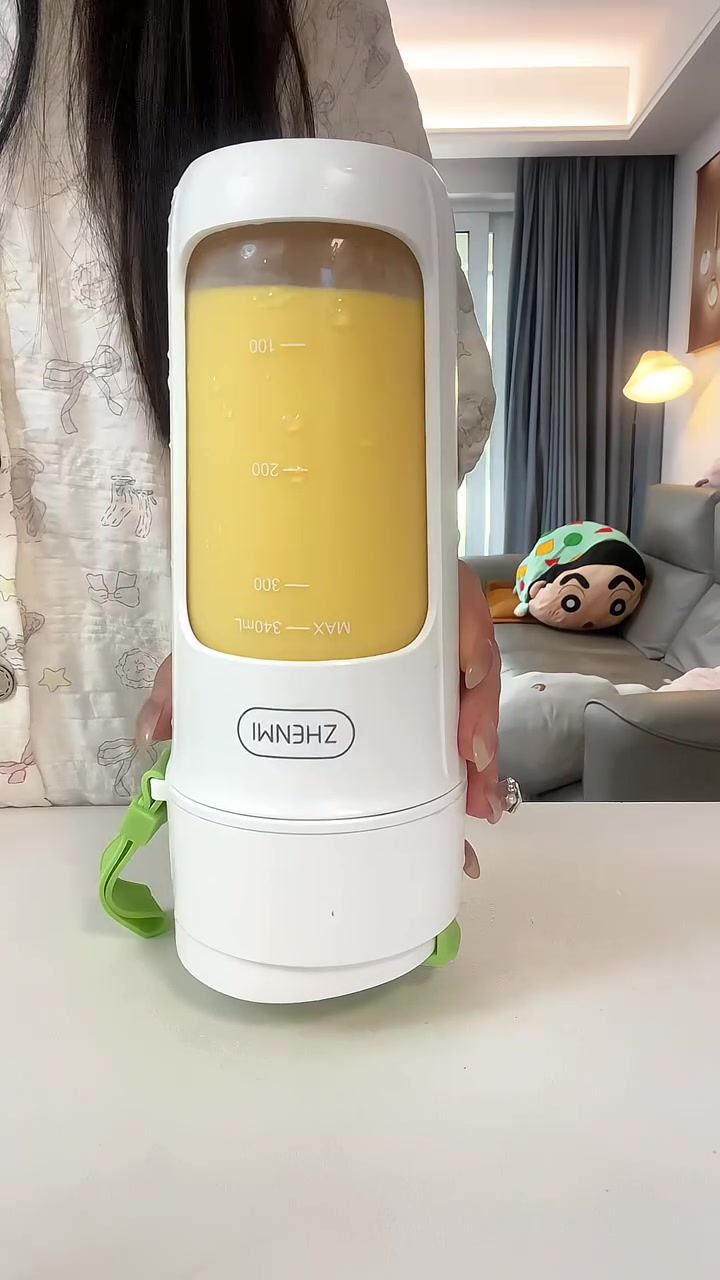 在家自制超级好喝的芒果冰奶昔!这杯超爱～