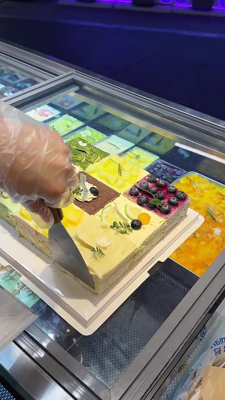 一口尝九味!提拉米苏生日蛋糕