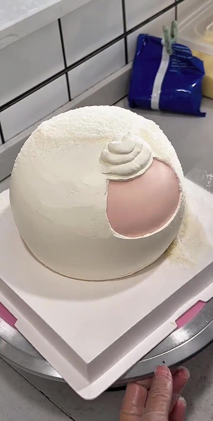 沉浸式制作蛋仔卡通蛋糕