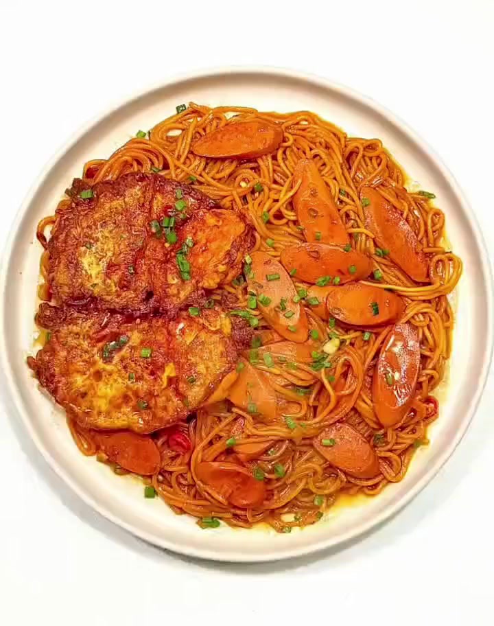 家人们今天做面条鸡蛋火腿搭配超好吃