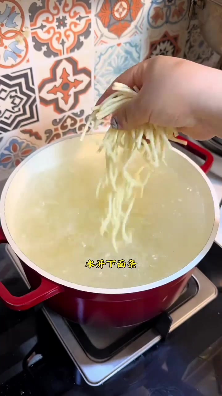 今天做个家常炒炮仗面