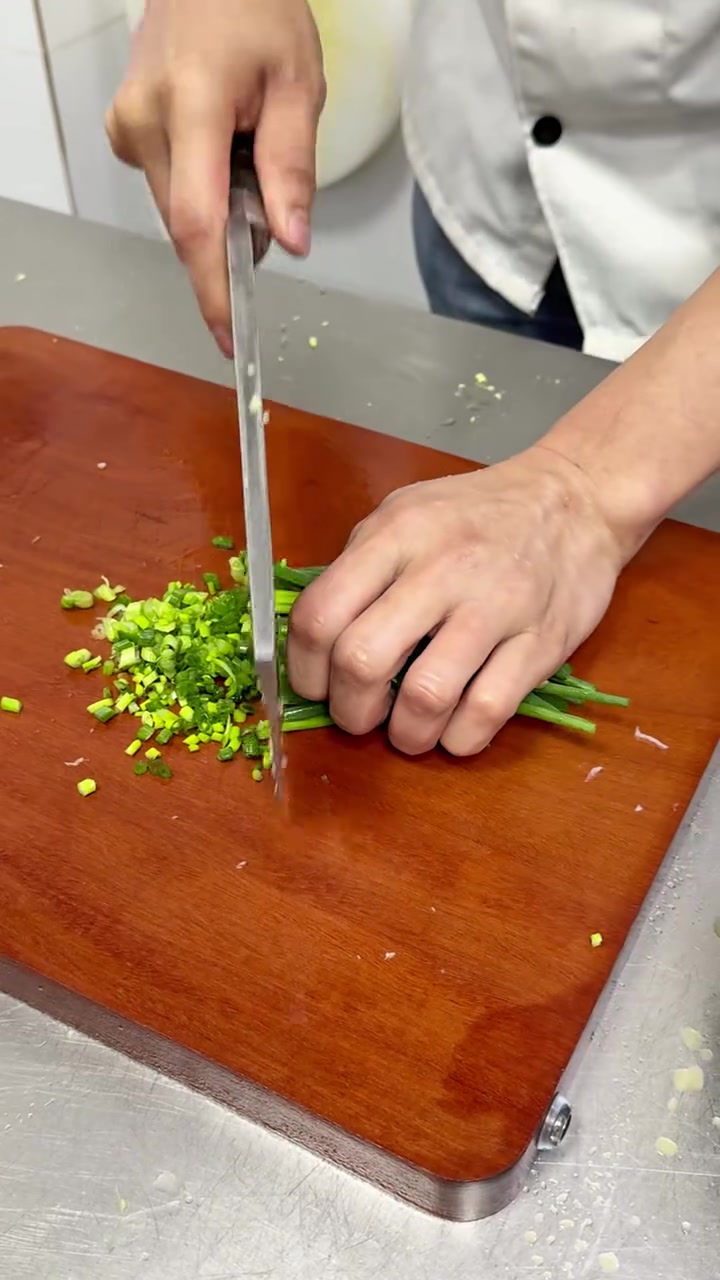 酒店做法白切鸡蘸料姜蓉