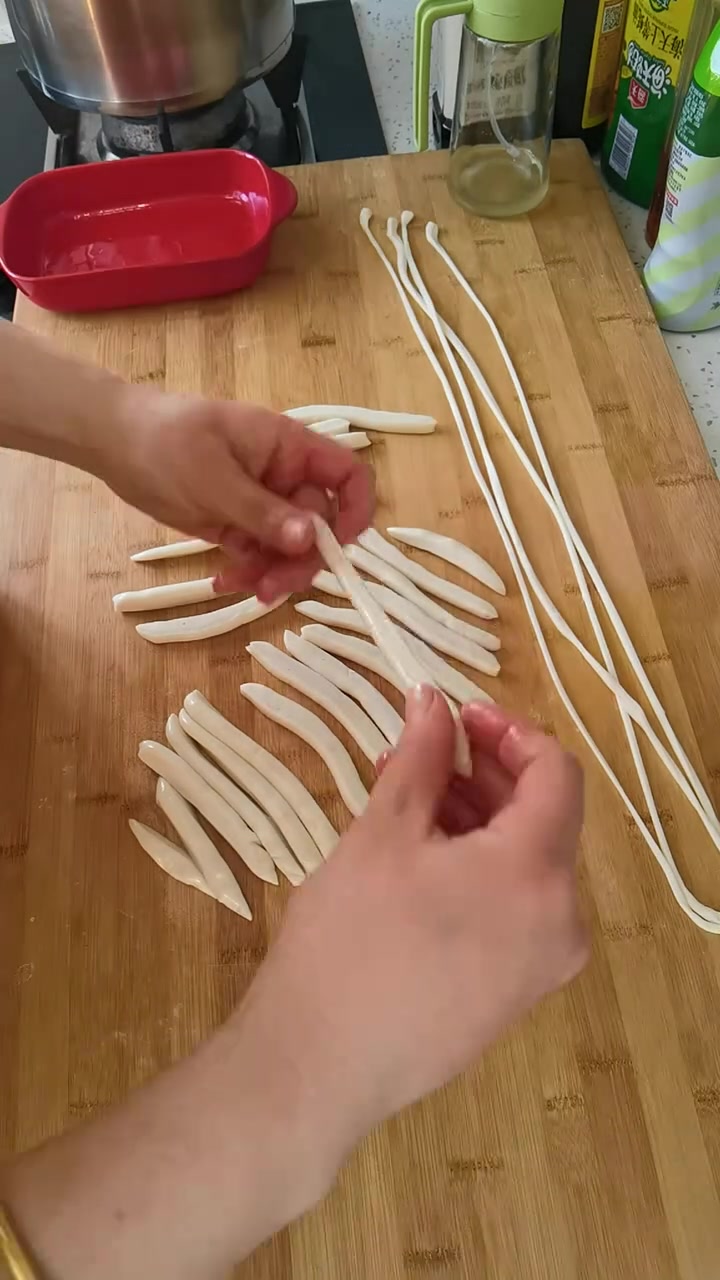 家有高中生的快乐餐:尖椒鸡蛋打卤面与鸡蛋糕
