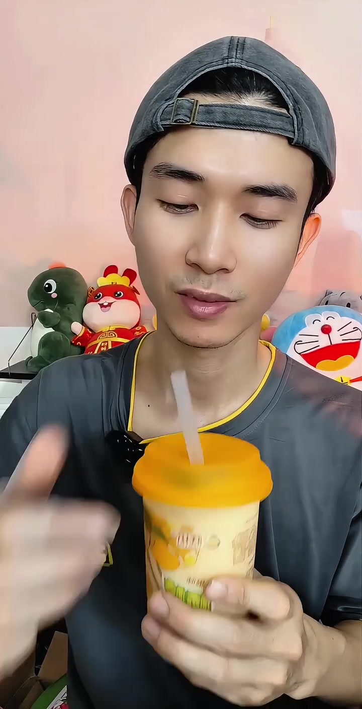男生女生喝奶茶反应差异没有了竟这么说