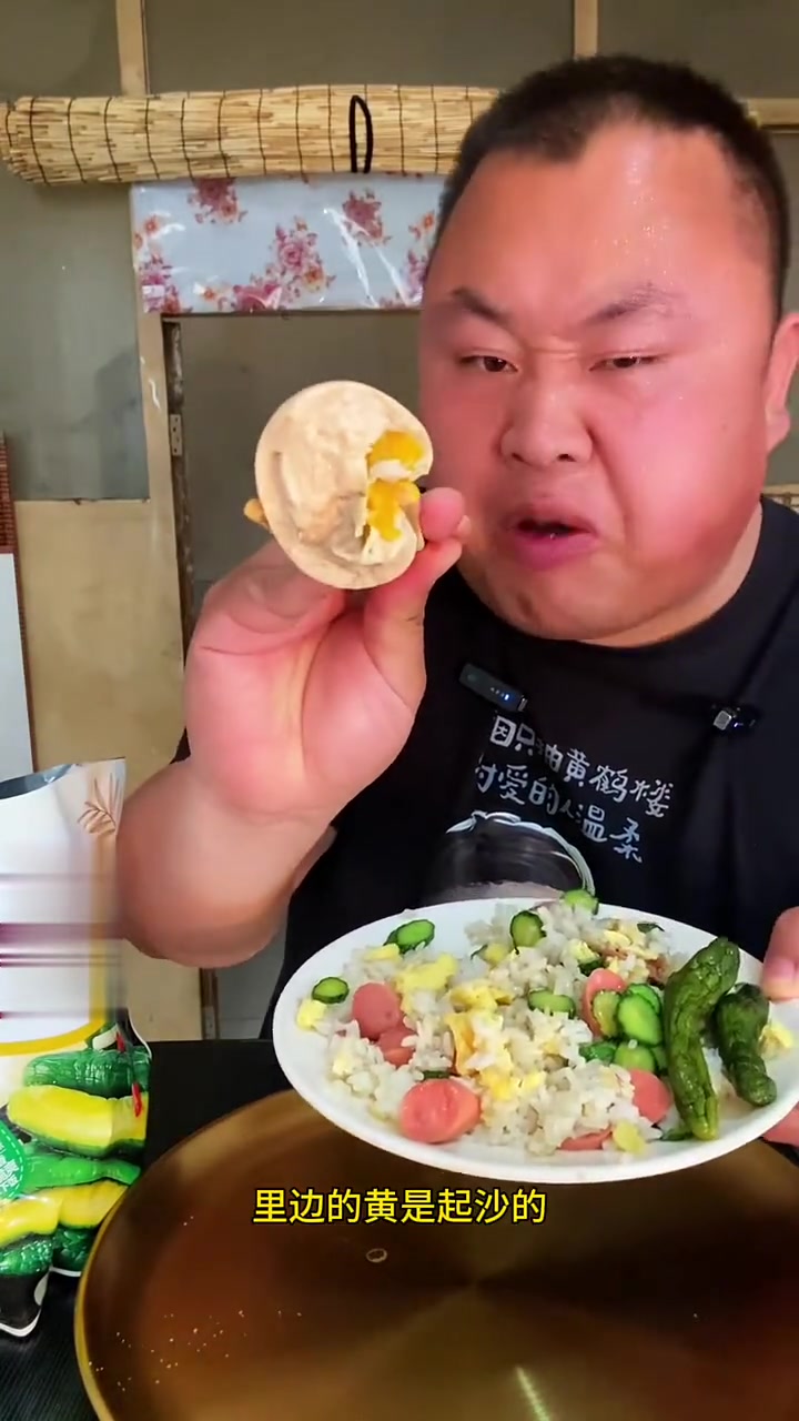 扬州口味早餐配麻酱鸡蛋和糖醋小黄瓜超赞