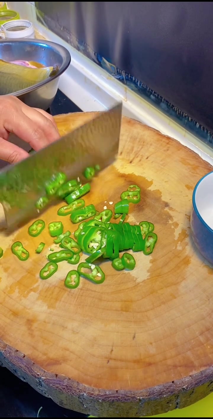 嘎嘎好吃的韭菜呛拌豆丝做法,赶紧试试!