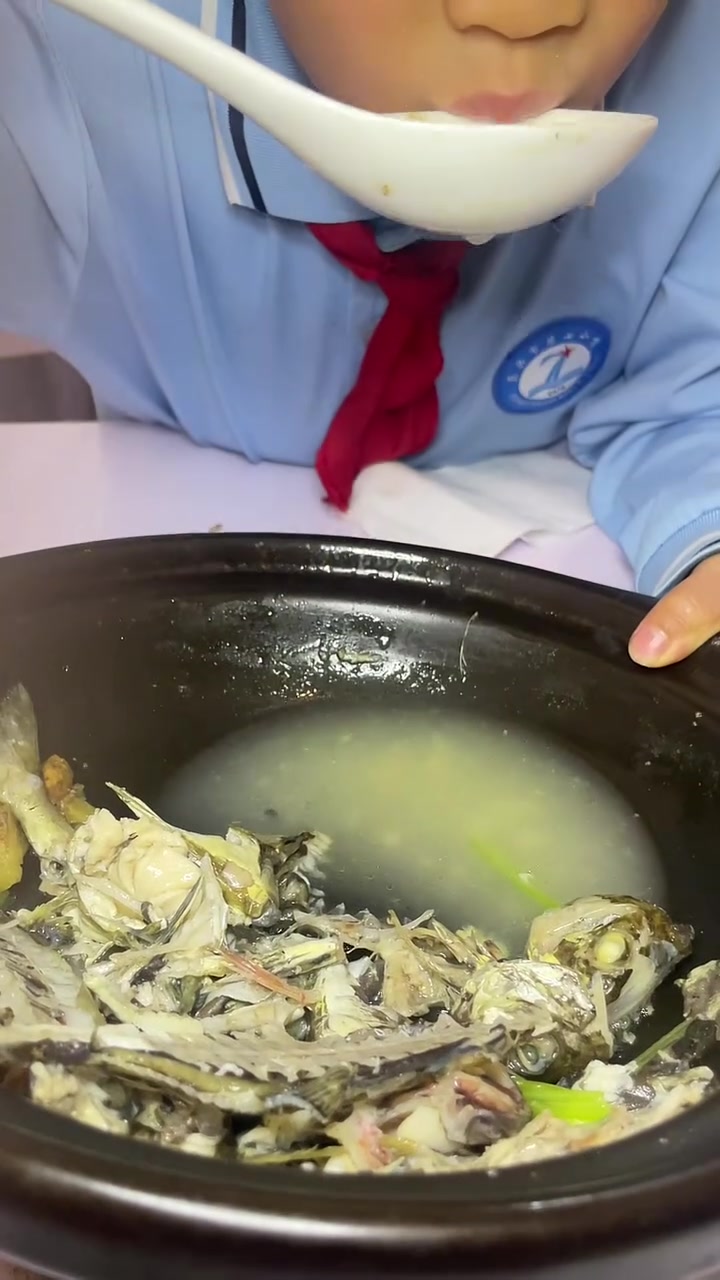 广西生活新宠新鲜海鱼煮汤超爽快来瞧