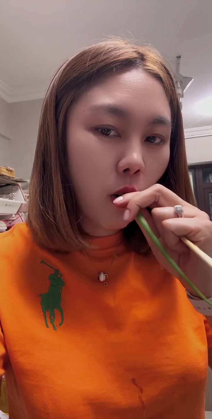 烤肉吃喝唠嗑普罗普酱料小伙陪酒啥都有