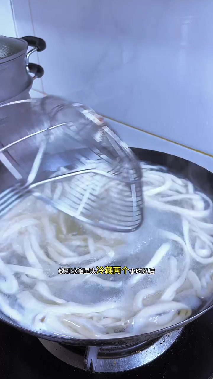 干拌刀削面做法分享,在家也能做