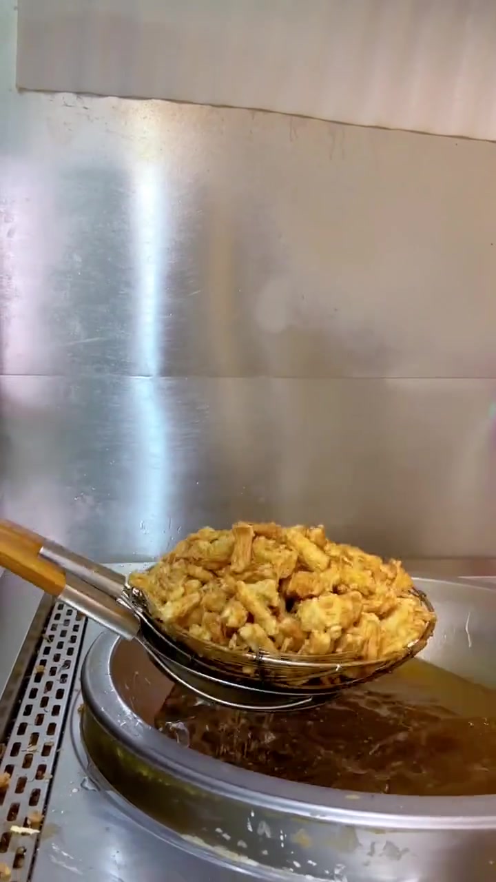 炸腐竹,老方法炸的腐竹怎么能不好吃呢