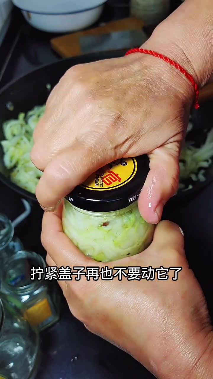 超实用白菜腌制法，学会冬天有脆菜吃啦