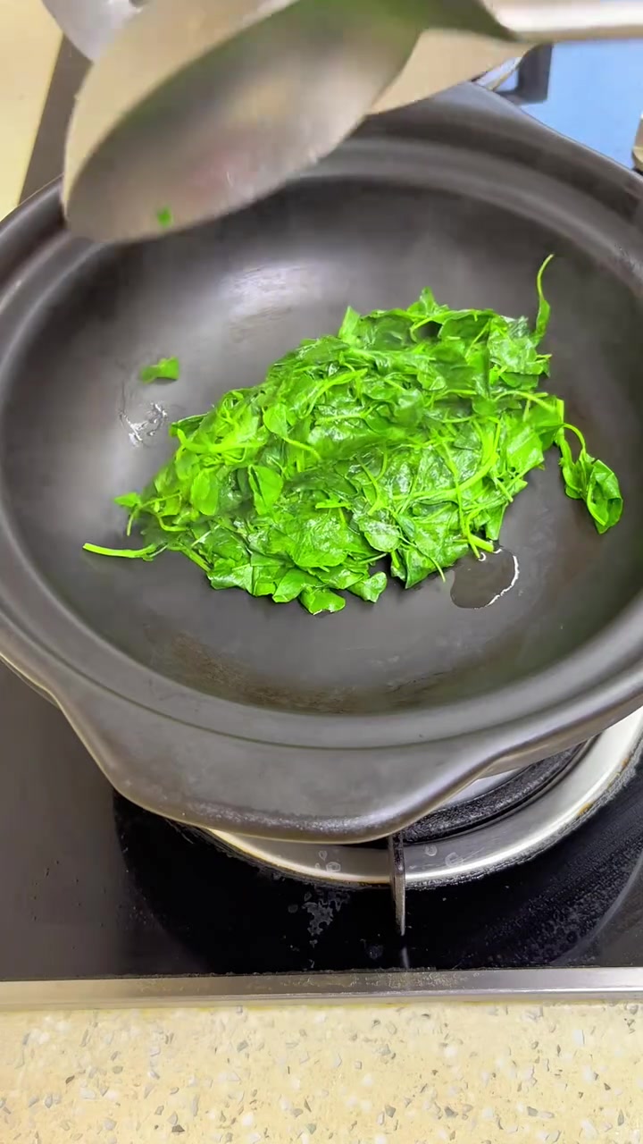 金花菜奶汤鳜鱼