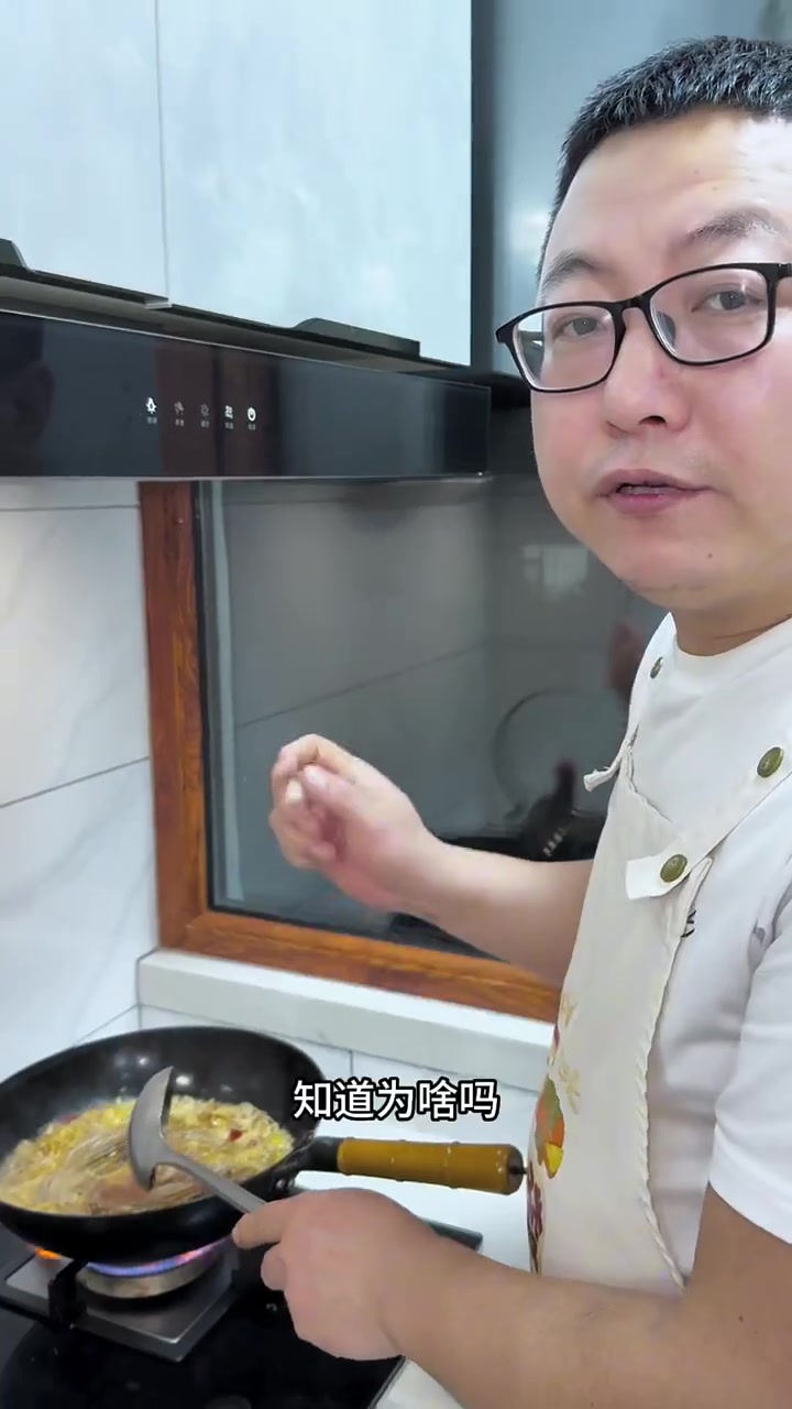 饭店酸菜炒粉做法大揭秘,好吃到爆!