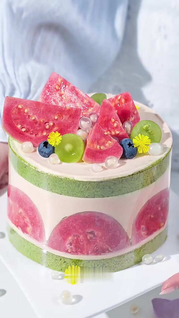 抹茶芭乐蛋糕，神仙甜品酸甜爆汁超清新～