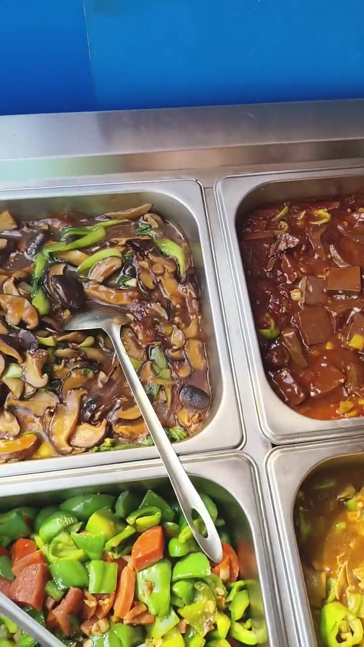 15元自助盒饭20菜随便吃白菜大锅菜