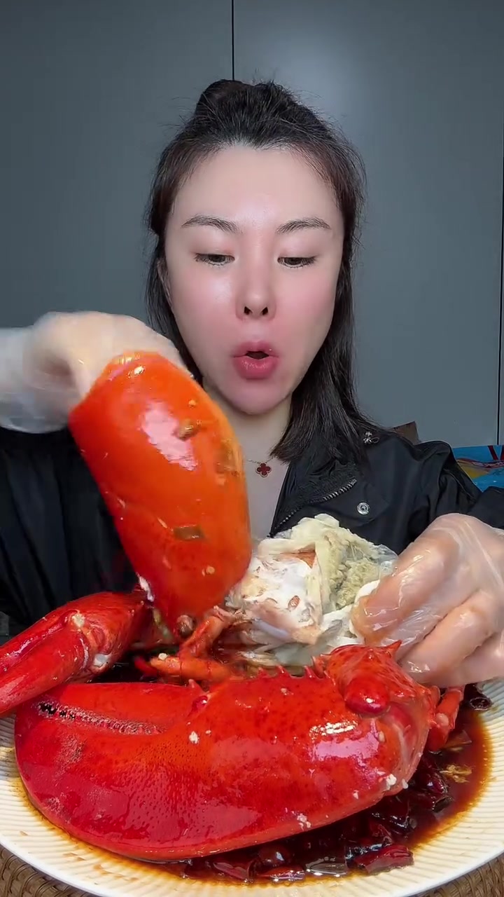辣炒波士顿龙虾超好吃,肉特别肥啊真解馋