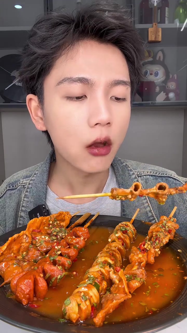 绝对没吃过的傣式酸辣炸串!缅甸芫荽也太好吃了比香菜还好吃