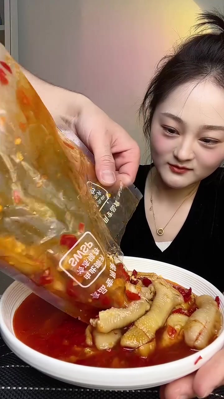 超爱吃的酸辣无骨鸡爪,根本吃不腻!