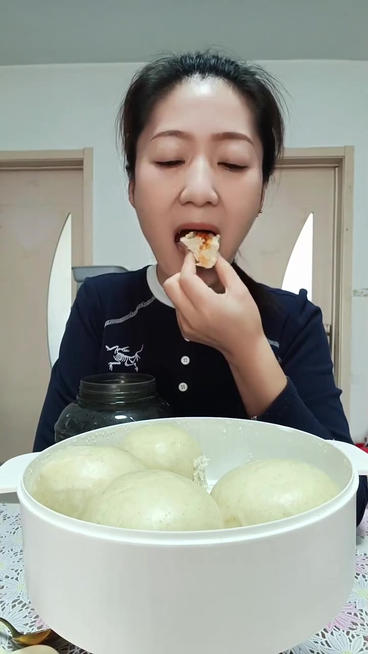 馒头减肥法三天掉秤7斤?亲测效果究竟如何!