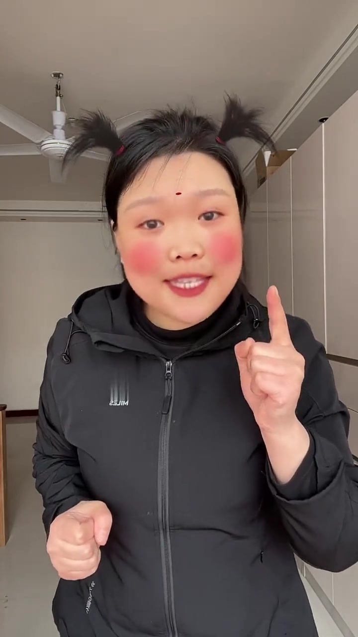 大熊猫被指偷吃薯片究竟是不是它干的?