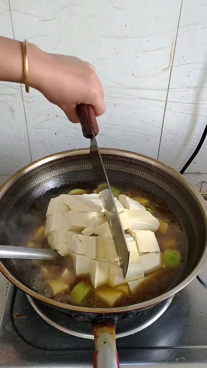 农村大豆腐做法超简单一个菜够四人吃