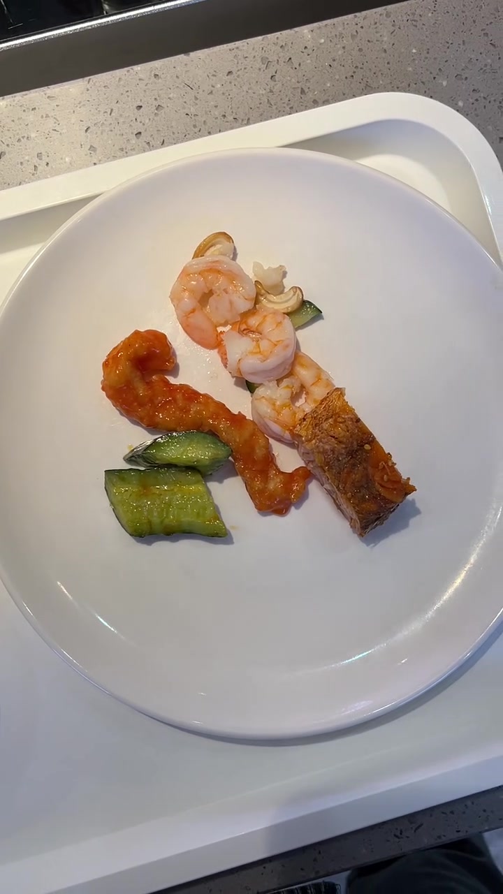 食堂天花板吃啥?有鱼有虾有肉有青菜