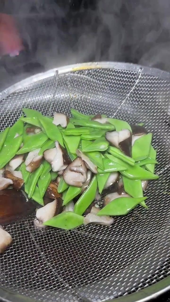 香喷喷的香菇豆角
